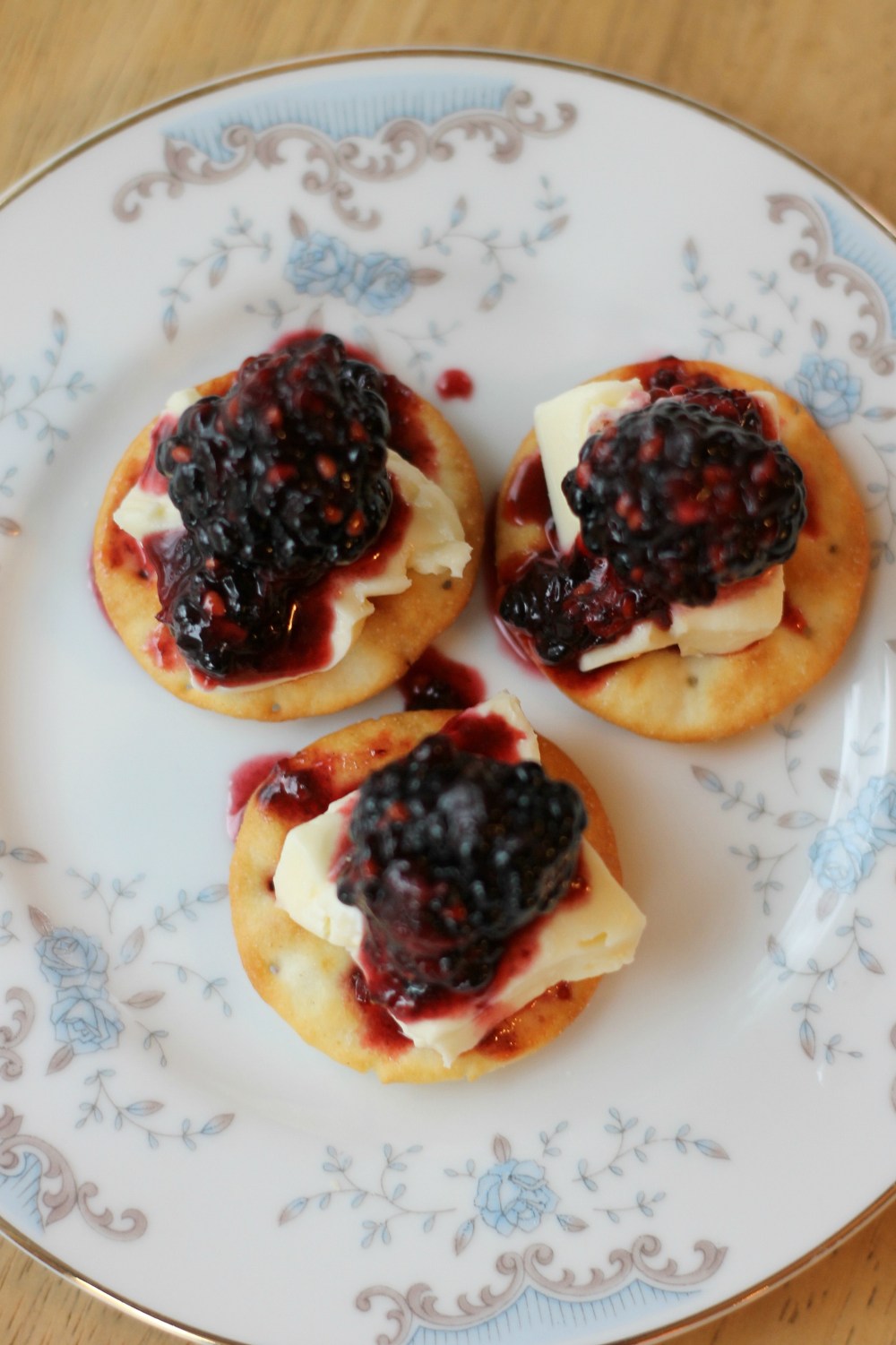 brieblackberrycrackers