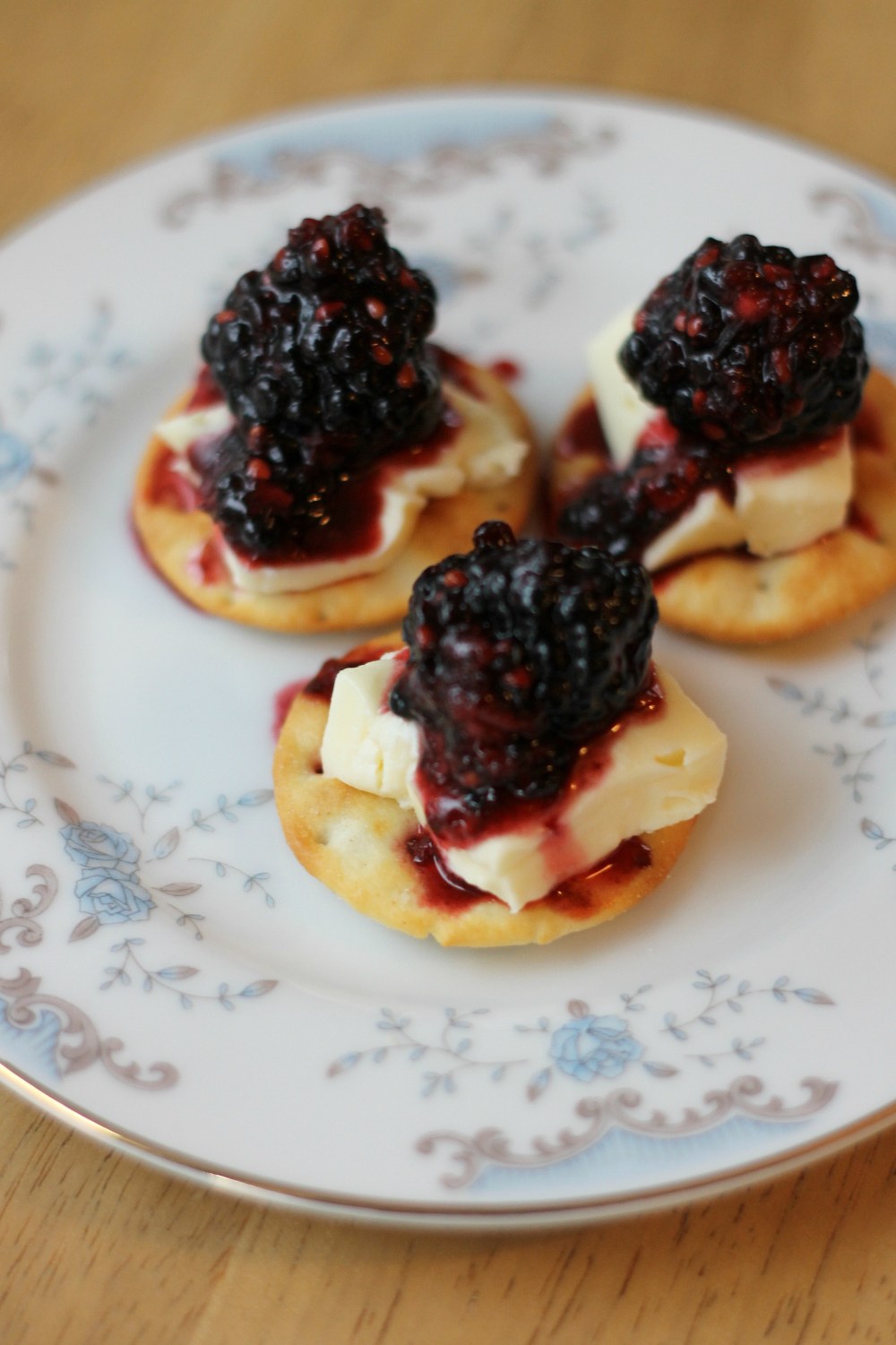 brieblackberrycrackers2